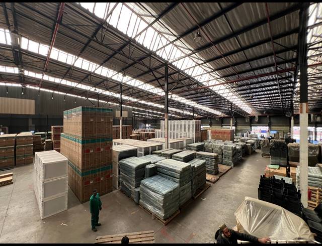 32,965M² WAREHOUSE TO LET IN ROODEKOP
